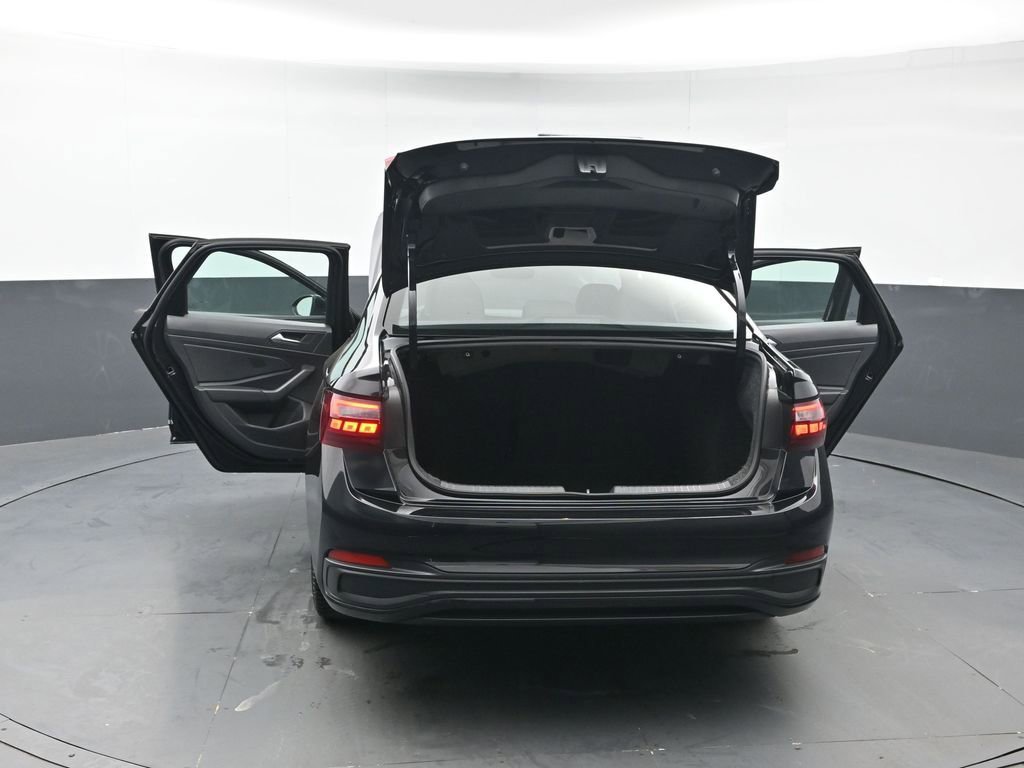 Used 2023 Volkswagen Jetta Sport image 45