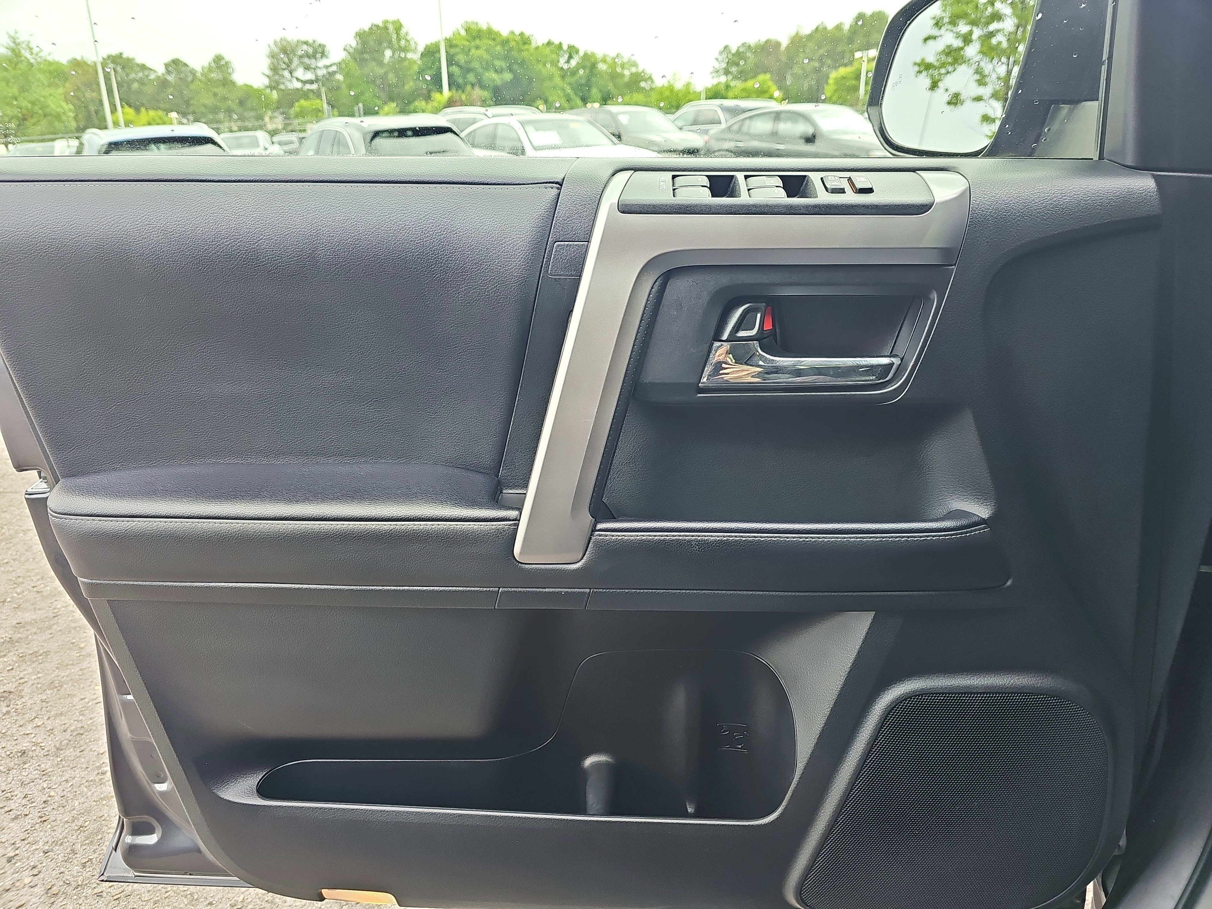 Used 2022 Toyota 4Runner SR5 Premium w/ Moonroof Package AWD/4WD image 27