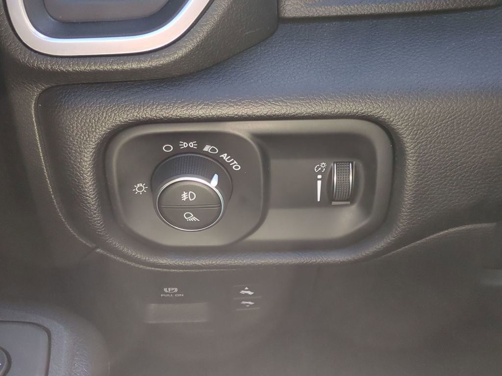 Used 2025 RAM 1500 Big Horn AWD/4WD image 24