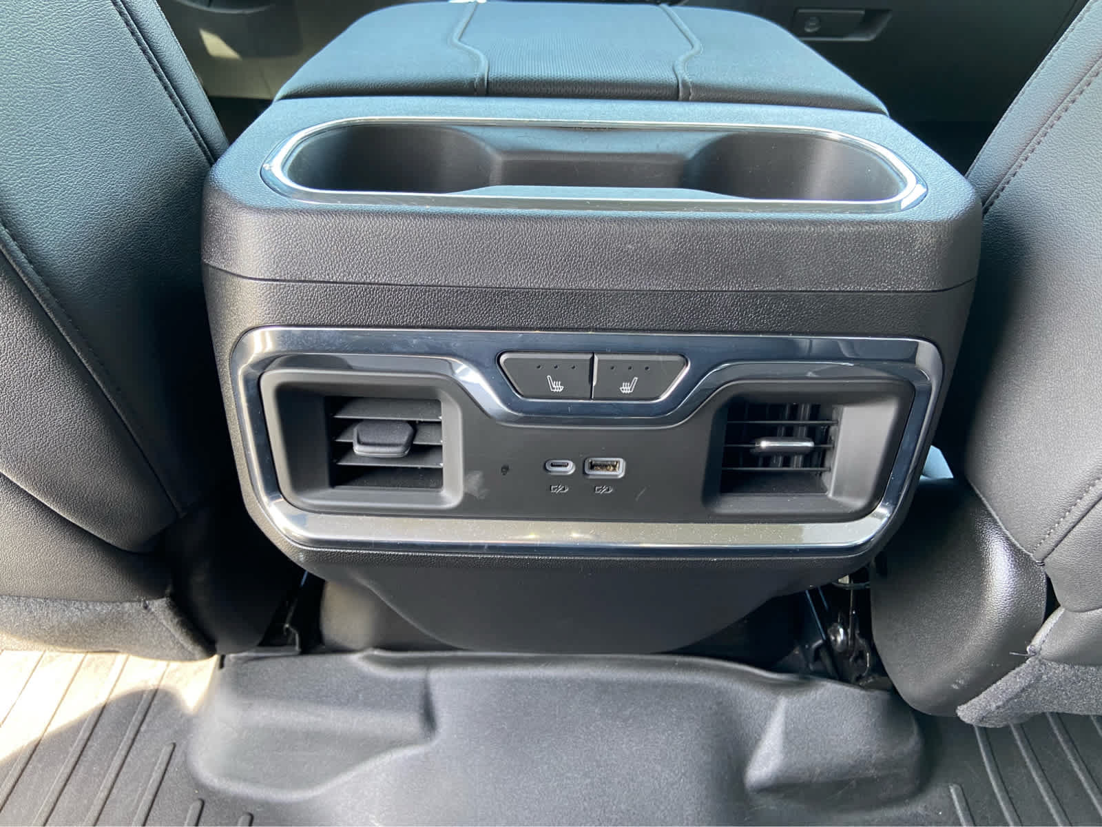 Used 2024 GMC Sierra 1500 SLT w/ SLT Premium Plus Package RWD image 16