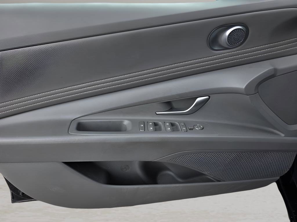 Certified 2024 Hyundai Elantra SEL w/ Convenience Package image 16