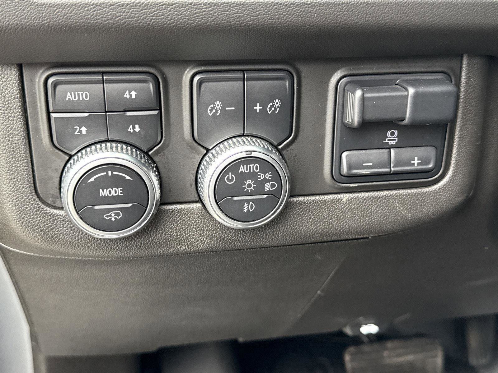 Used 2021 GMC Yukon XL AT4 w/ AT4 Premium Plus Package image 19