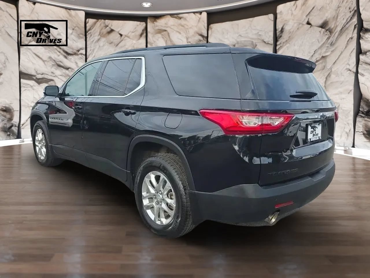 Used 2020 Chevrolet Traverse LT w/ LPO, Blackout Package AWD/4WD image 7