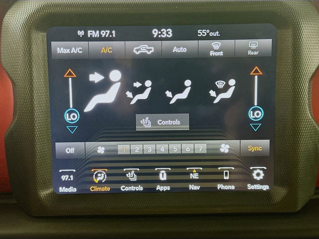 Used 2023 Jeep Gladiator Rubicon w/ Cold Weather Group image 18