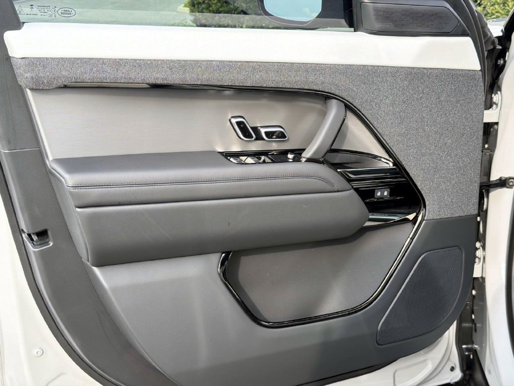 New 2027 Land Rover Range Rover Sport Dynamic SE AWD/4WD image 15