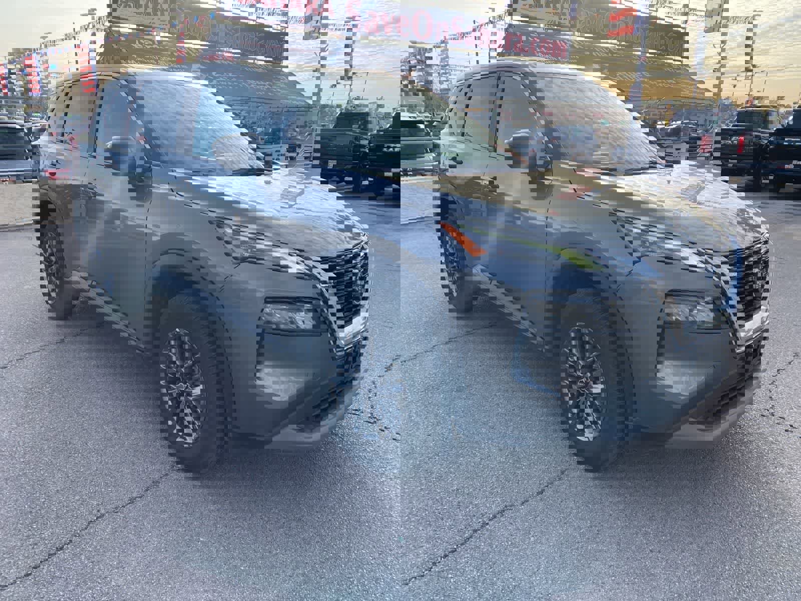 Used 2023 Nissan Rogue S image 4