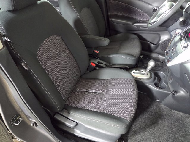 Used 2017 Nissan Versa SV FWD image 30