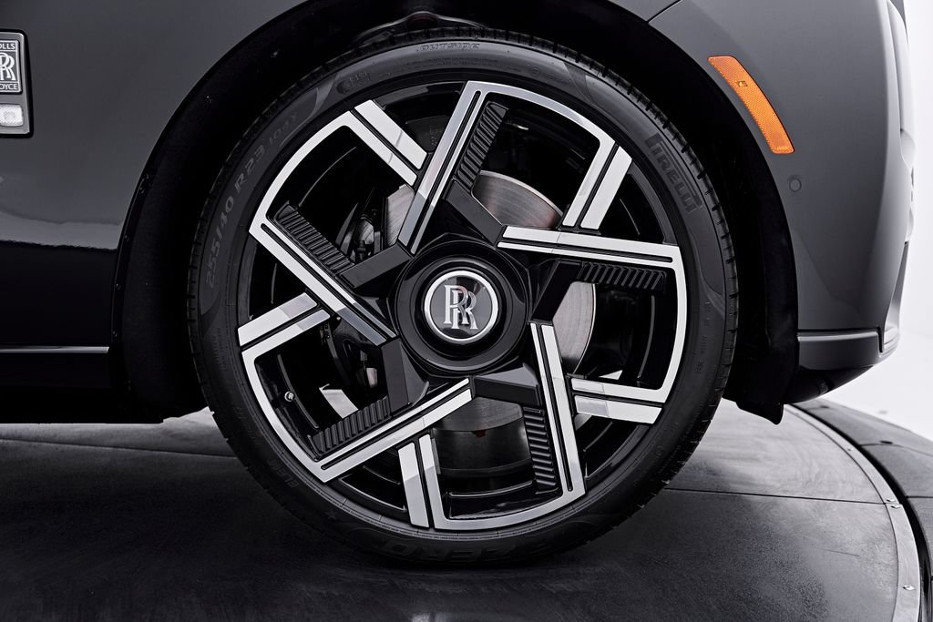 Used 2026 Rolls-Royce Cullinan Black Badge AWD/4WD image 32