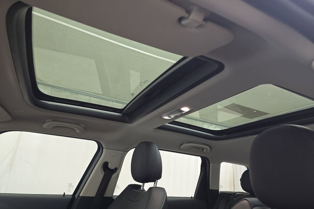 Used 2017 MINI Cooper Clubman S image 23