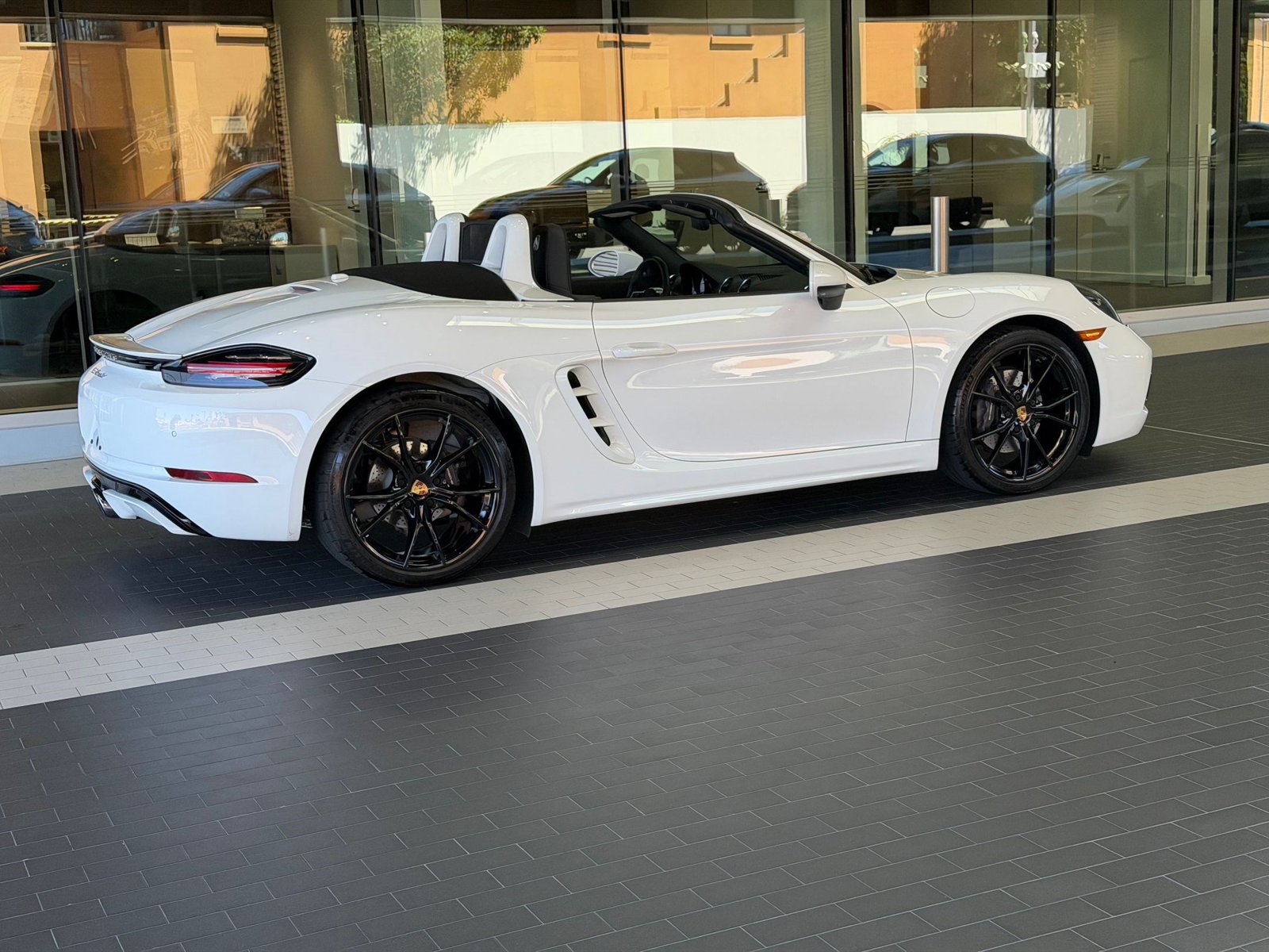 Certified 2022 Porsche 718 Boxster w/ Premium Package RWD image 8