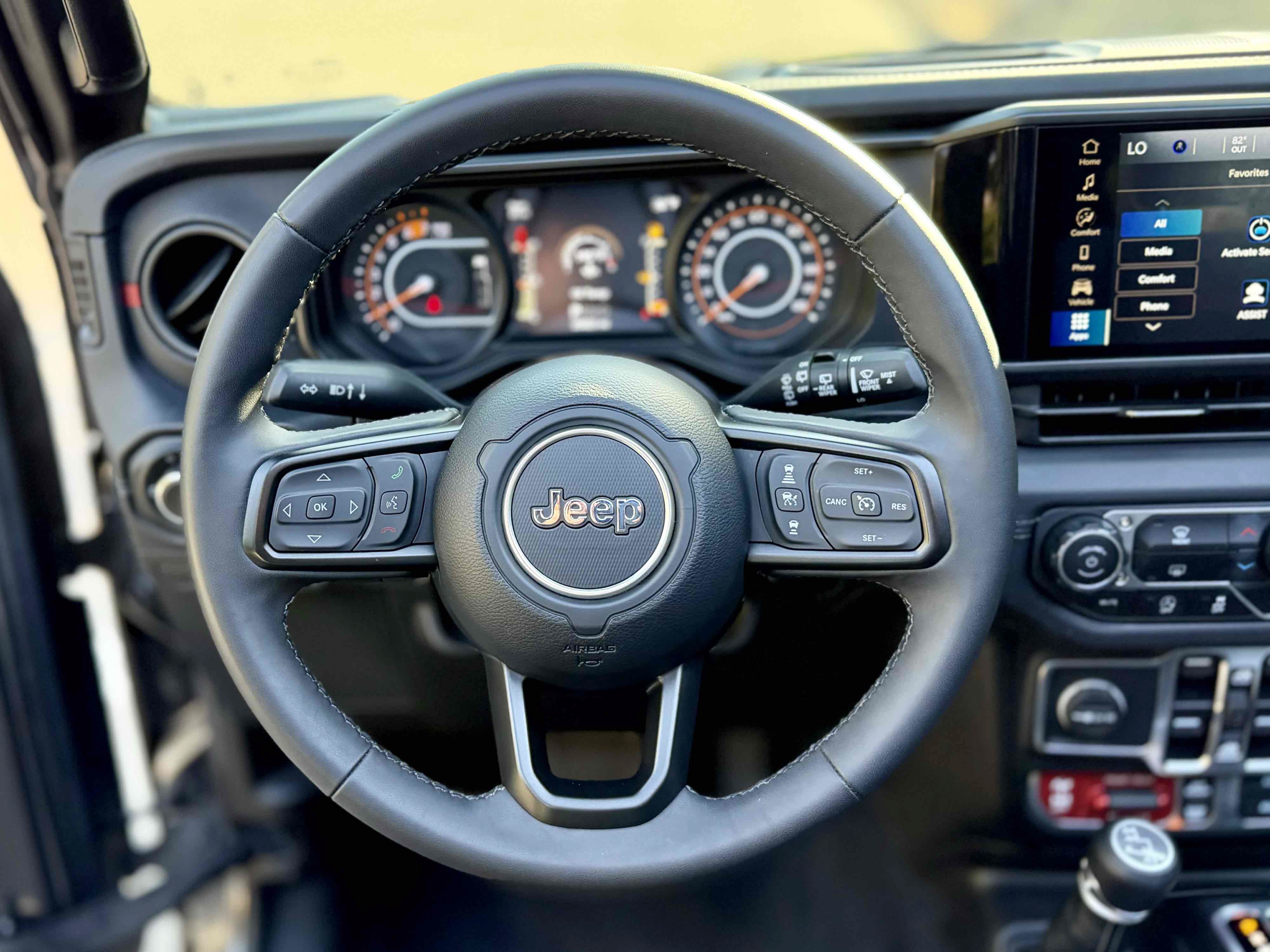 Used 2025 Jeep Wrangler Unlimited Rubicon AWD/4WD image 29