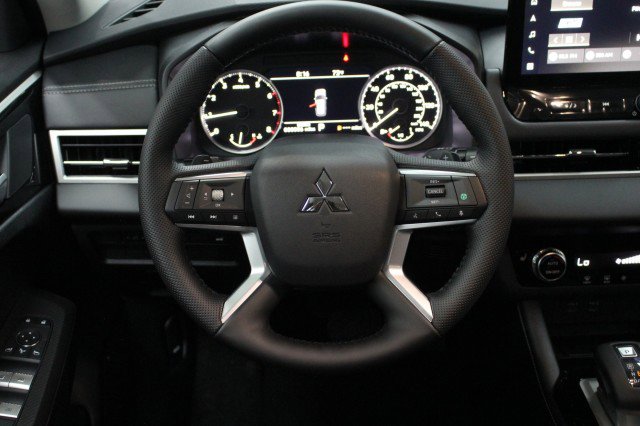 New 2026 Mitsubishi Outlander SE image 21