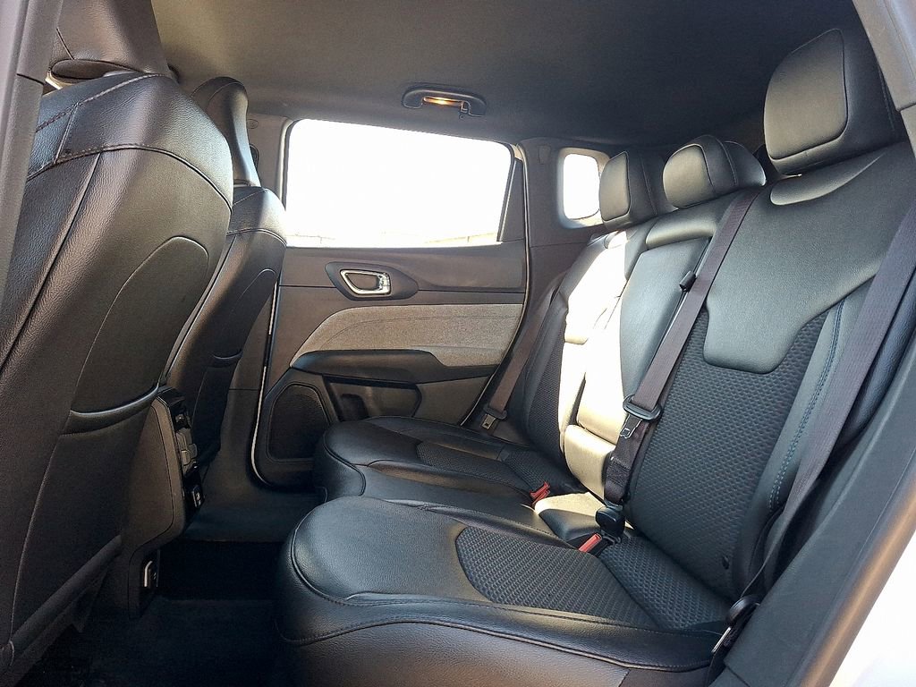 Used 2024 Jeep Compass Latitude image 10