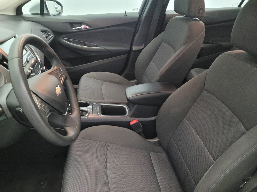 Used 2018 Chevrolet Cruze LT image 17