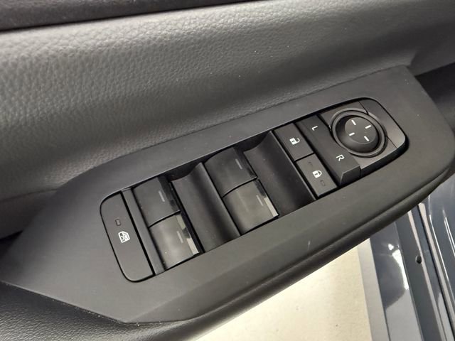 Used 2025 Toyota Prius LE FWD image 29