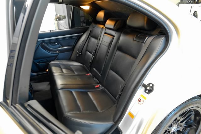 Used 2003 BMW M5 RWD image 49