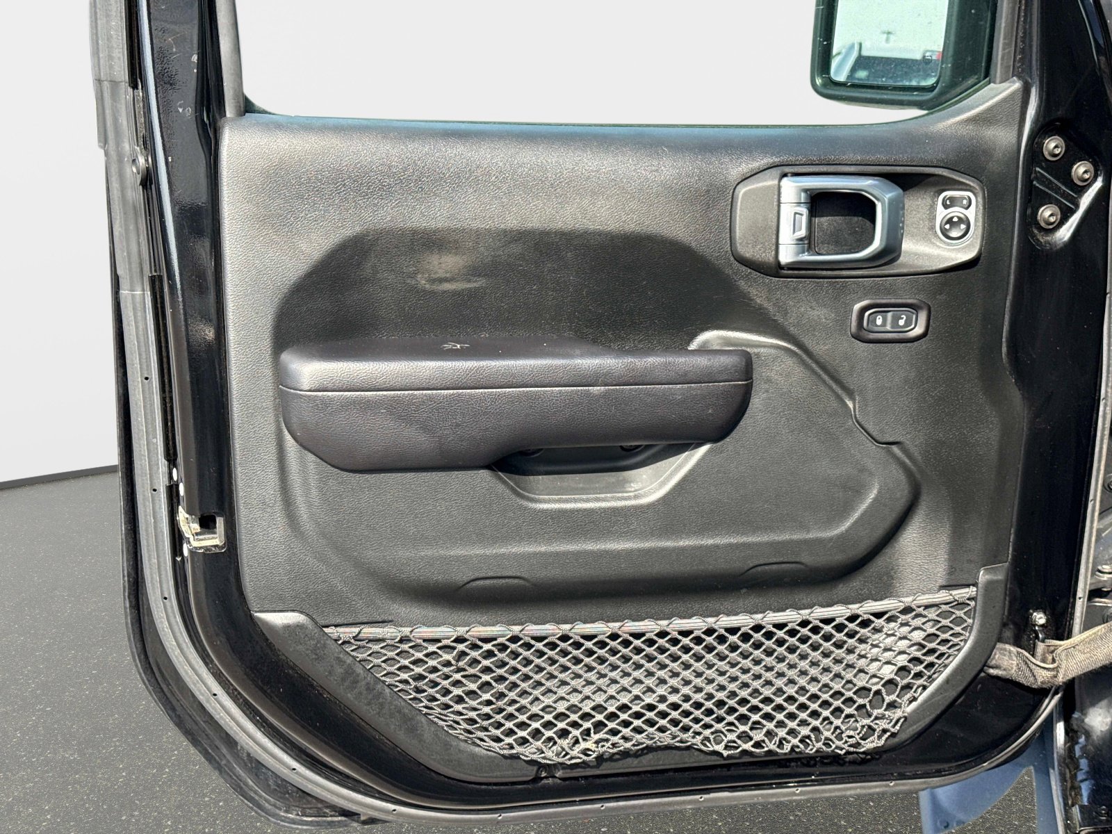 Used 2018 Jeep Wrangler Unlimited Sport S AWD/4WD image 18