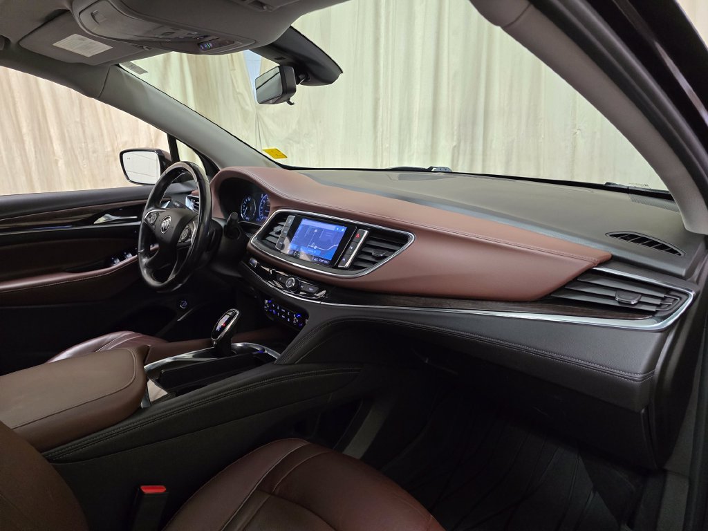 Used 2021 Buick Enclave Avenir w/ Avenir Technology Package AWD/4WD image 36