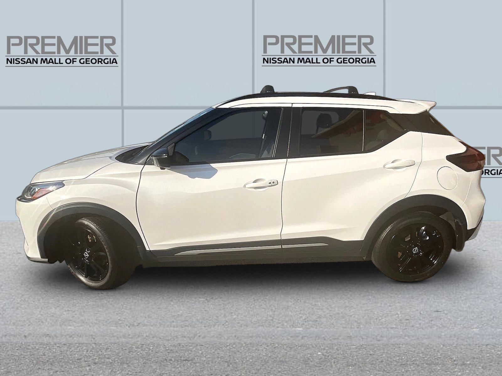 Used 2024 Nissan Kicks SR w/ SR Premium Package FWD image 4