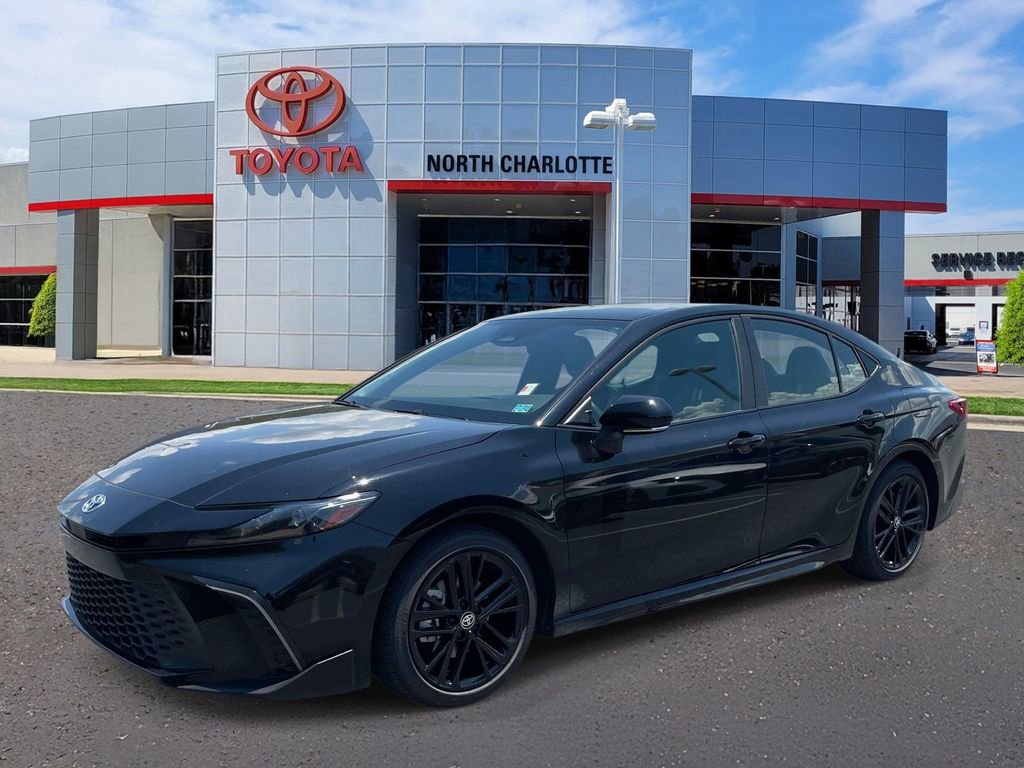 Used 2025 Toyota Camry SE w/ Convenience Package FWD image 5