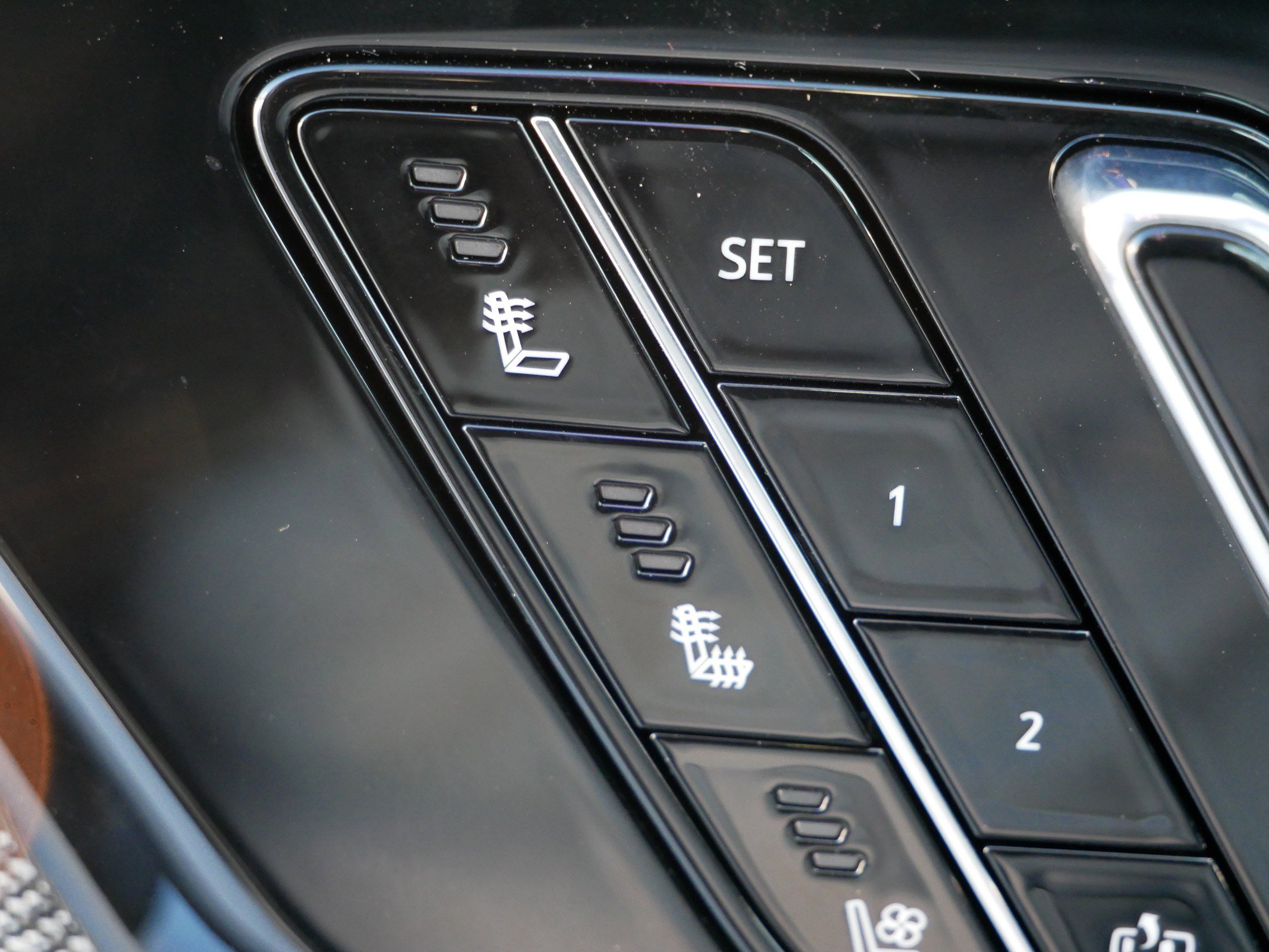 New 2026 Cadillac Optiq Luxury 2 image 25