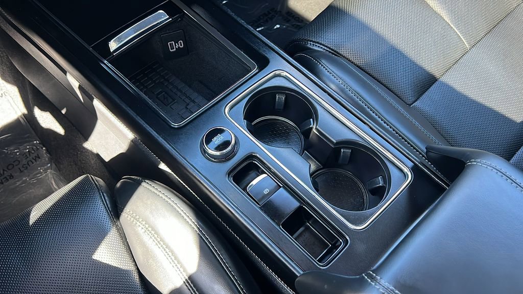 Used 2025 Lincoln Corsair Grand Touring w/ Equipment Group 302A image 15