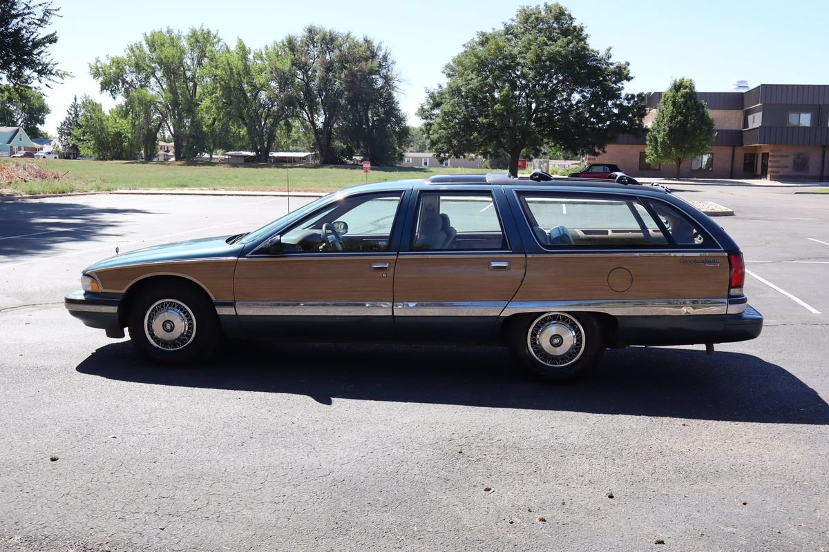 Used 1996 Buick Roadmaster Estate RWD image 9