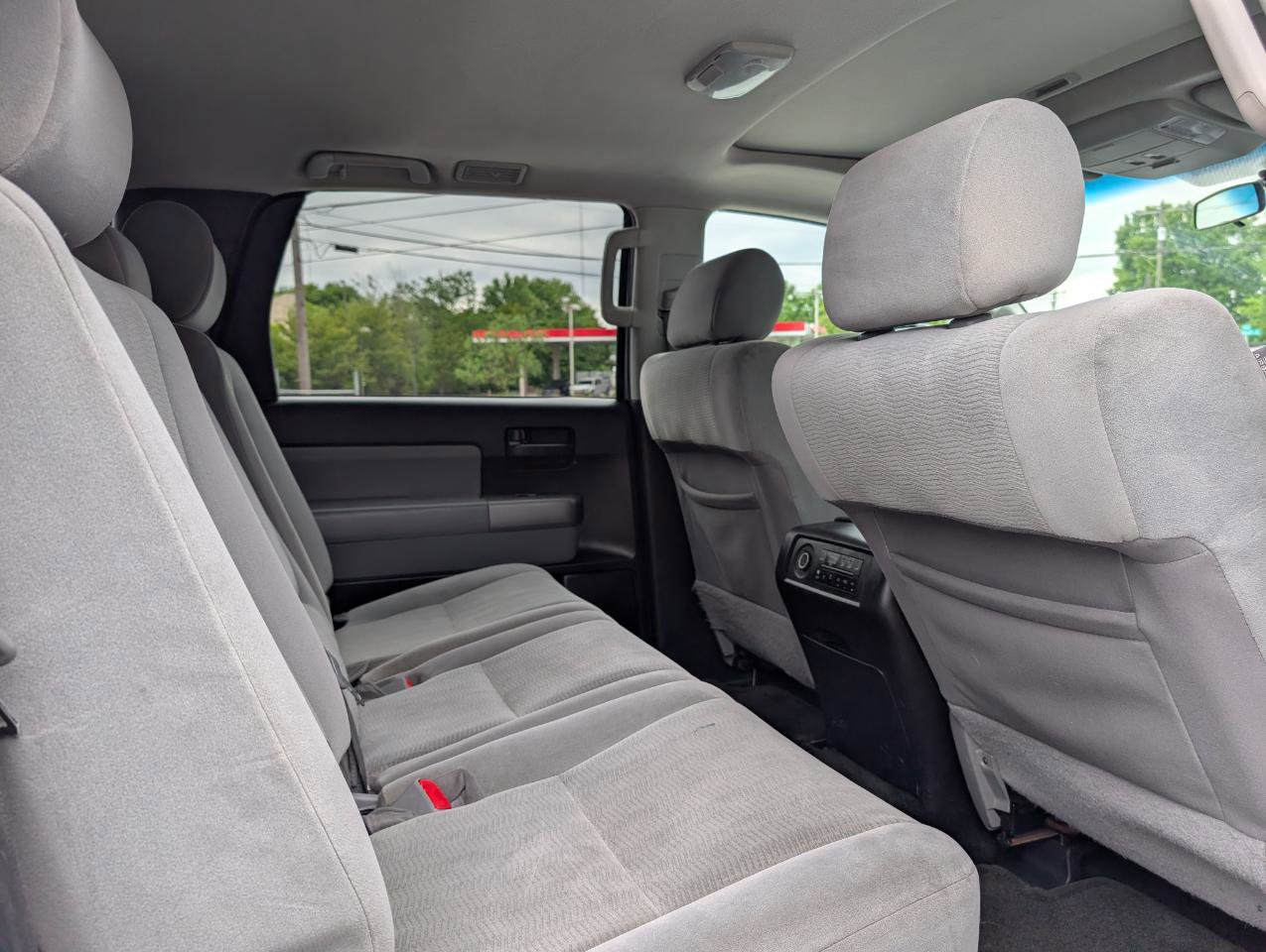 Used 2015 Toyota Sequoia SR5 AWD/4WD image 21