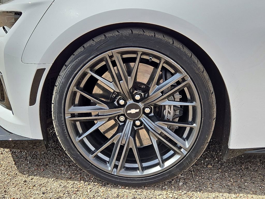 Used 2018 Chevrolet Camaro ZL1 image 12