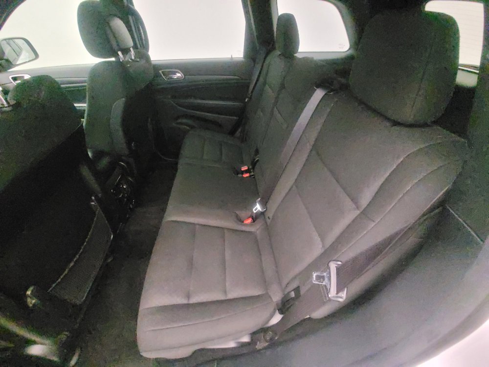 Used 2019 Jeep Grand Cherokee Laredo image 18