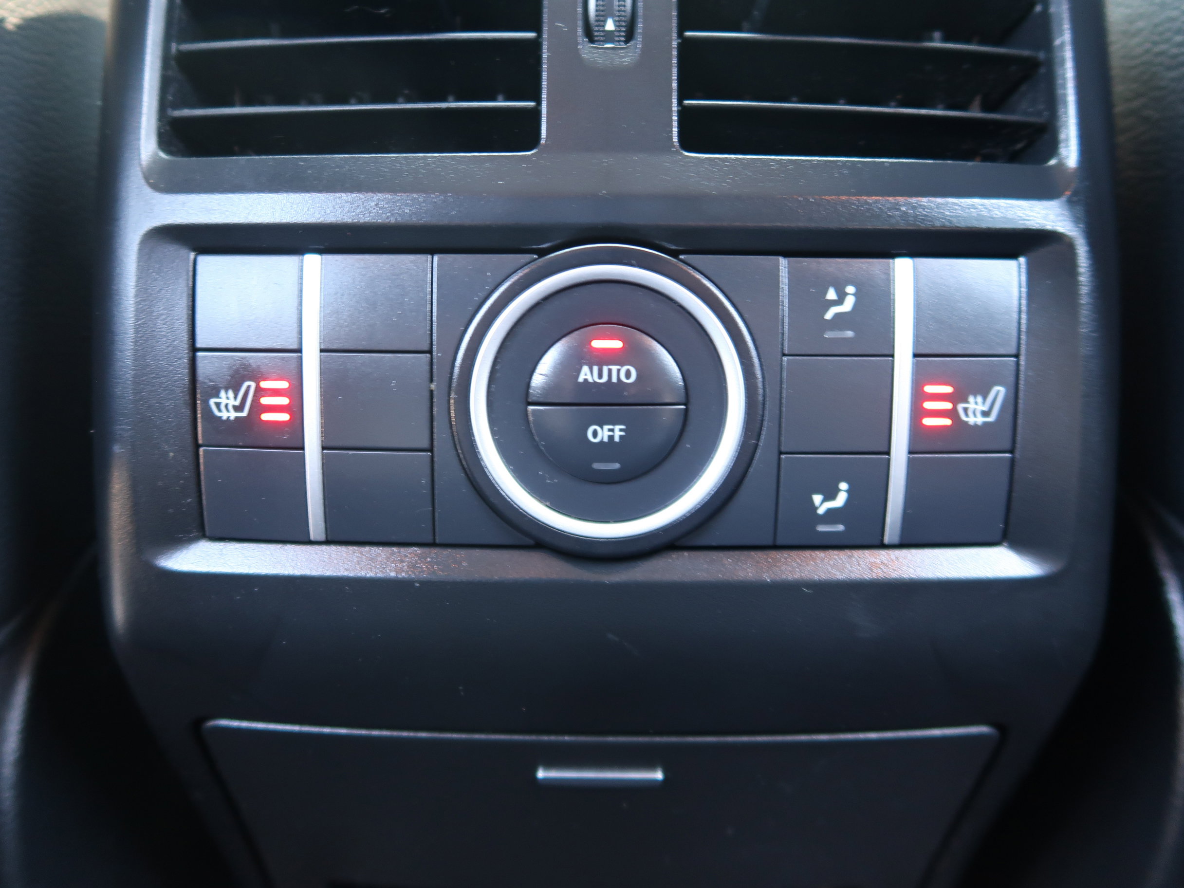 Used 2014 Mercedes-Benz GL 350 4MATIC 4dr GL 350 BlueTEC image 36