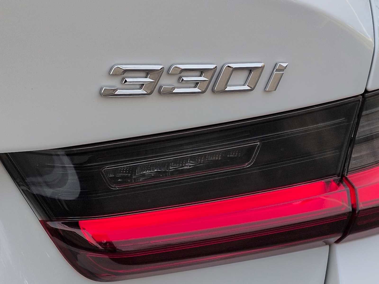 Used 2025 BMW 330i xDrive Sedan w/ Convenience Package image 13