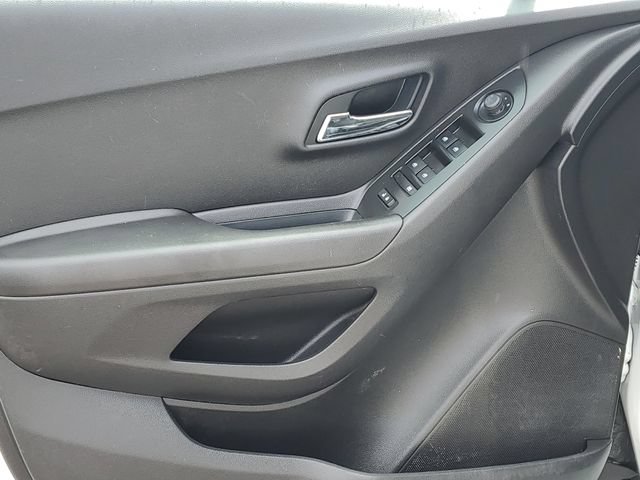 Used 2020 Chevrolet Trax LT FWD image 18