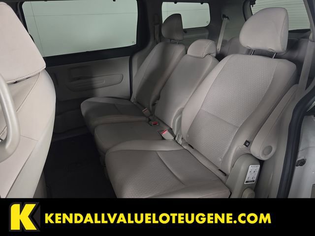 Used 2016 Kia Sedona LX w/ Option Group 020 FWD image 19