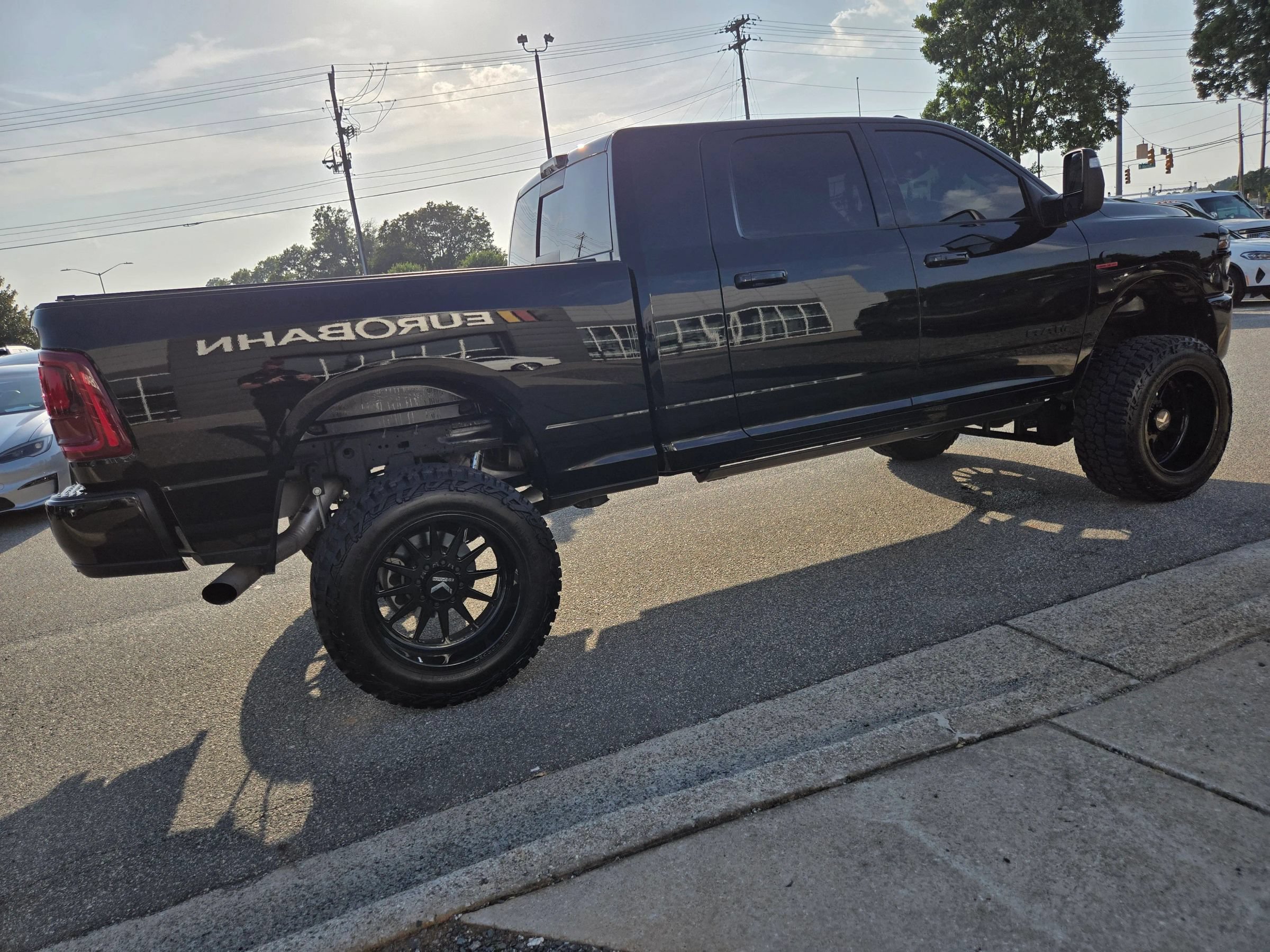 Used 2025 RAM 2500 Laramie w/ Night Edition AWD/4WD image 29