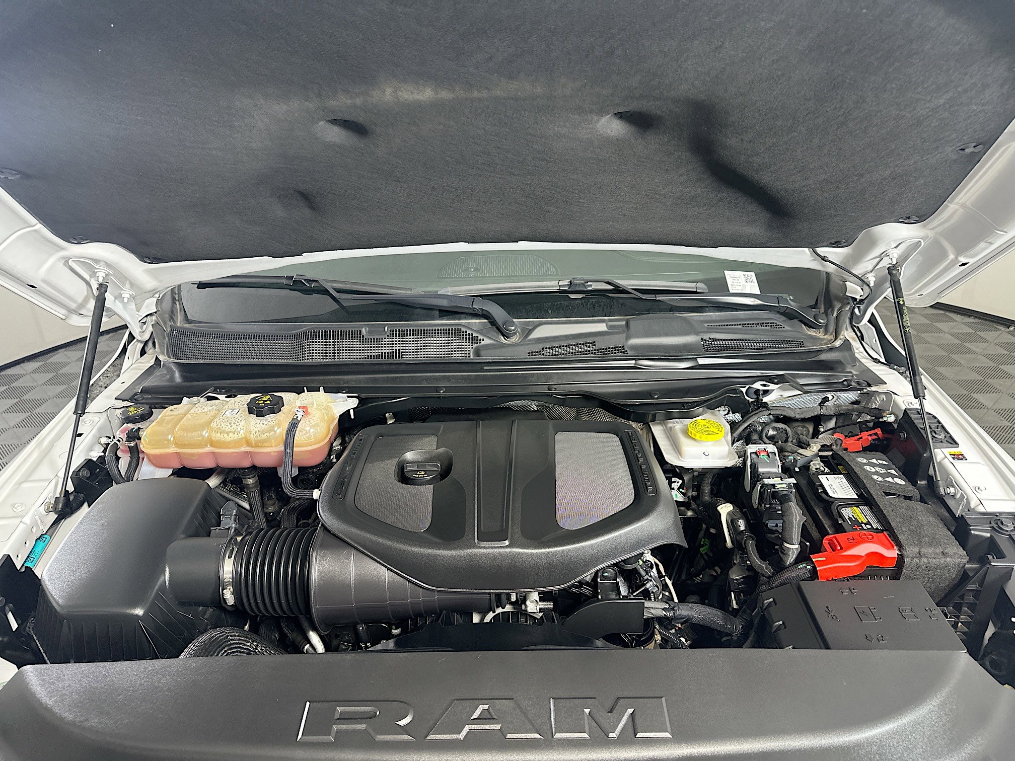 Used 2025 RAM 1500 Laramie image 34