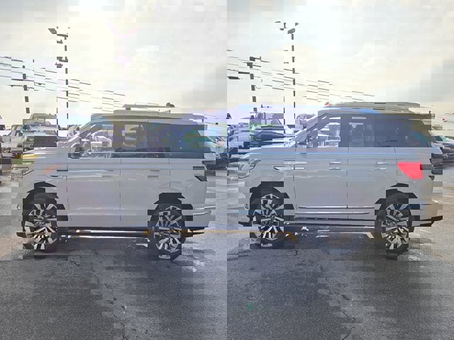 Used 2019 Lincoln Navigator Reserve w/ Cargo Package image 3