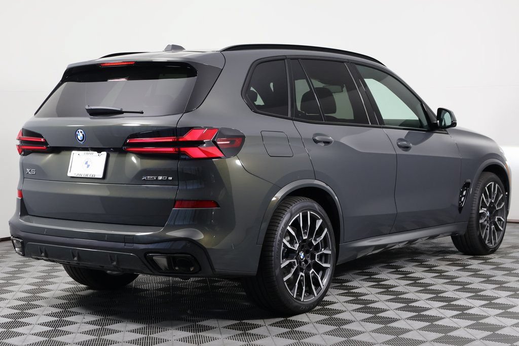 New 2026 BMW X5 xDrive50e w/ M Sport Package AWD/4WD image 2