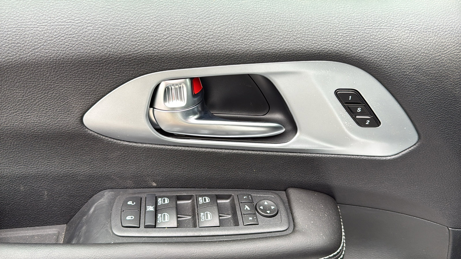 New 2026 Chrysler Pacifica Limited FWD image 14