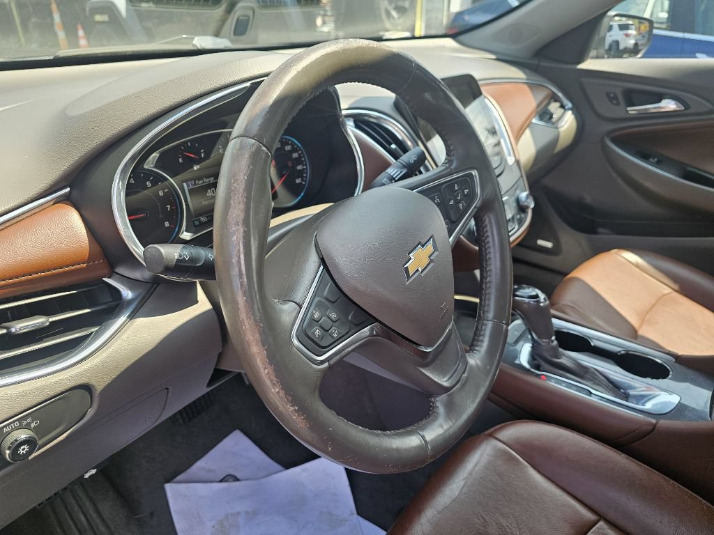 Used 2016 Chevrolet Malibu LT w/ Leather Package FWD image 11