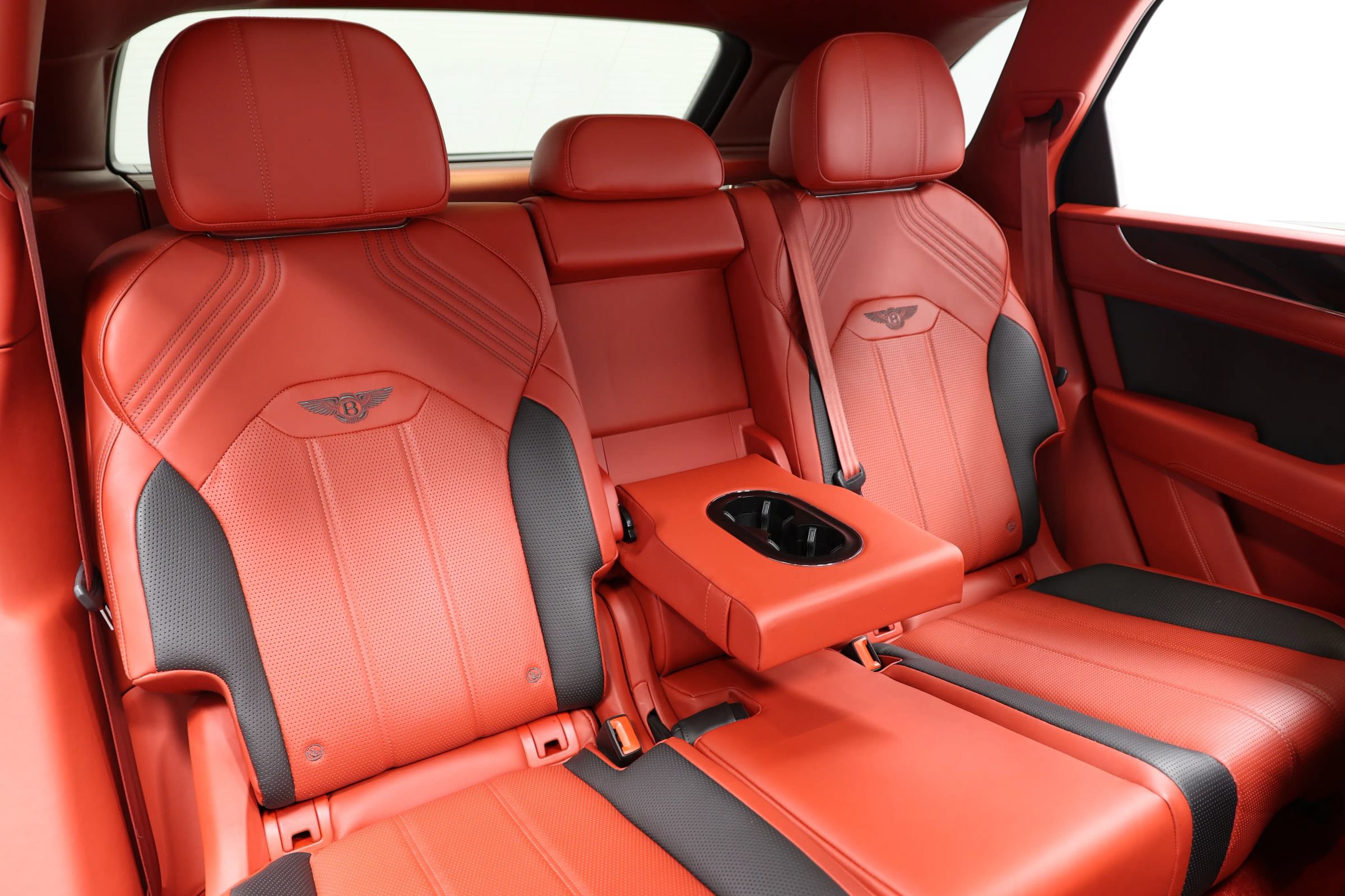 Used 2022 Bentley Bentayga AWD/4WD image 88