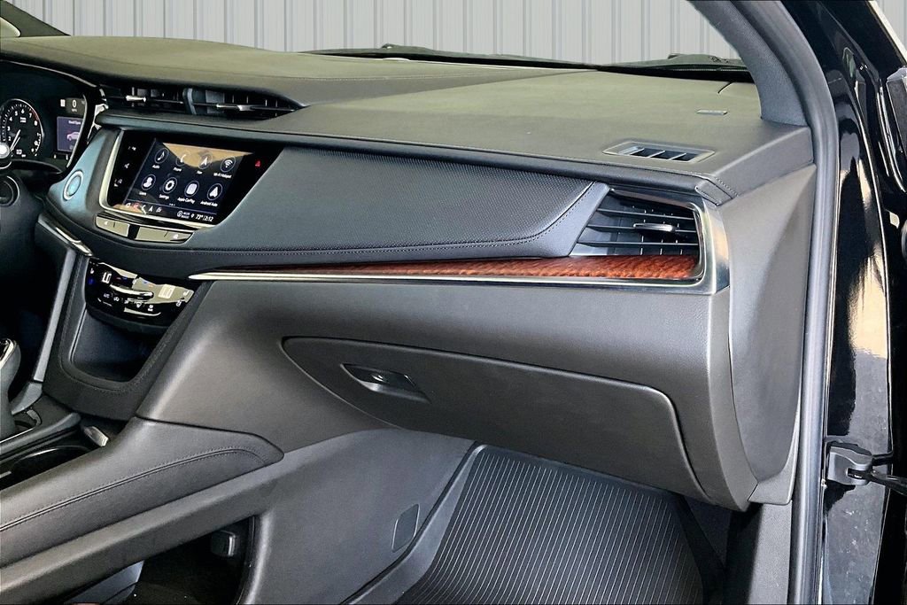 Used 2023 Cadillac XT5 Premium Luxury w/ Technology Package FWD image 12