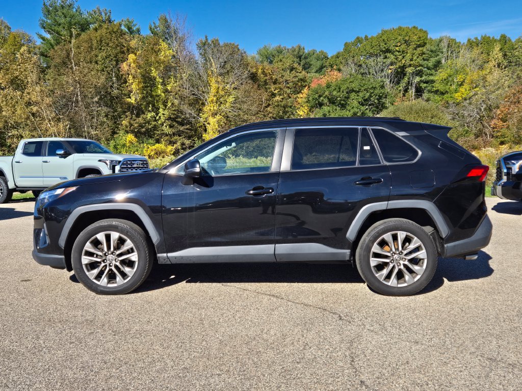 Used 2023 Toyota RAV4 XLE Premium AWD/4WD image 2