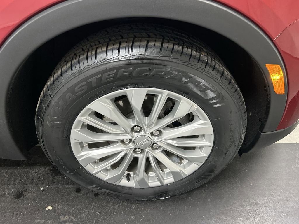 Used 2024 Cadillac XT4 Luxury w/ Cold Weather Package image 8