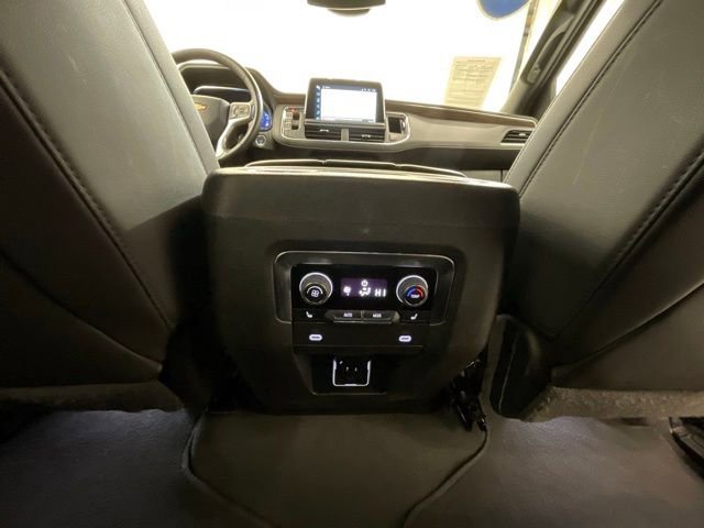 Used 2024 Chevrolet Suburban Premier AWD/4WD image 27