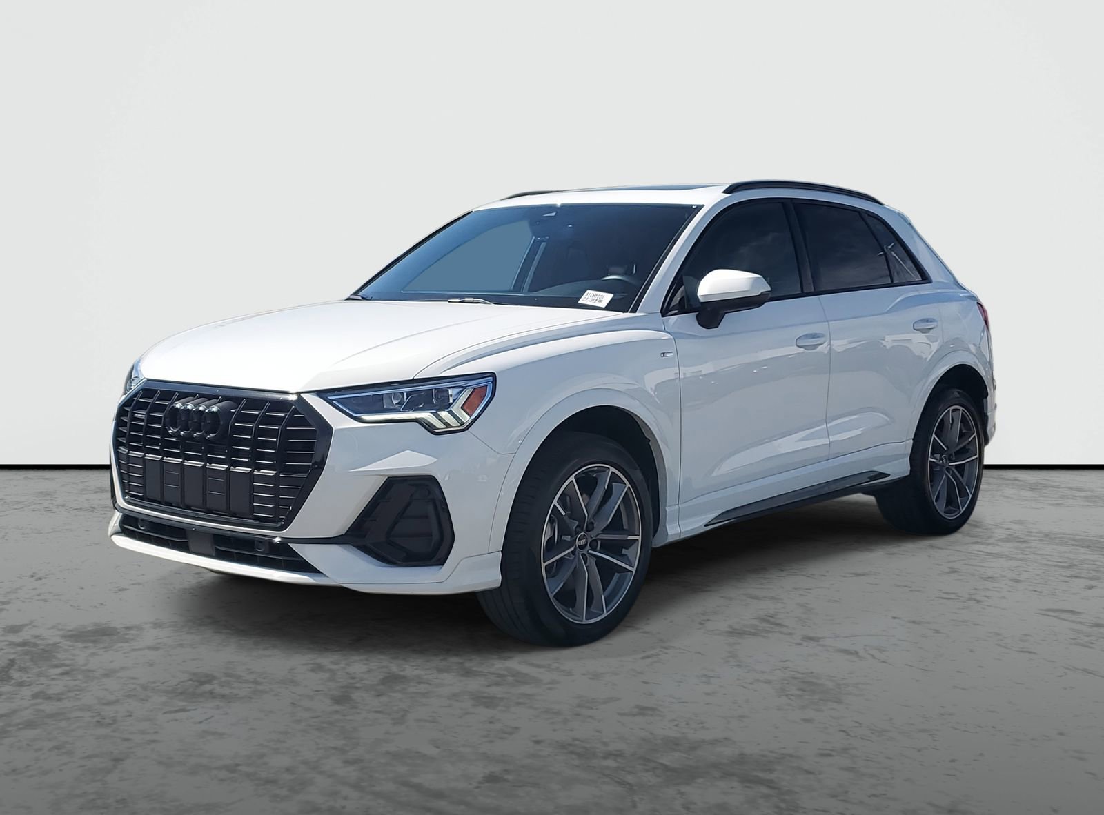 Used 2025 Audi Q3 2.0T Premium w/ Convenience Package image 2