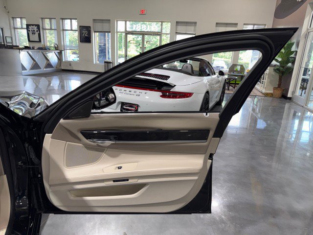 Used 2014 BMW 750i RWD image 69