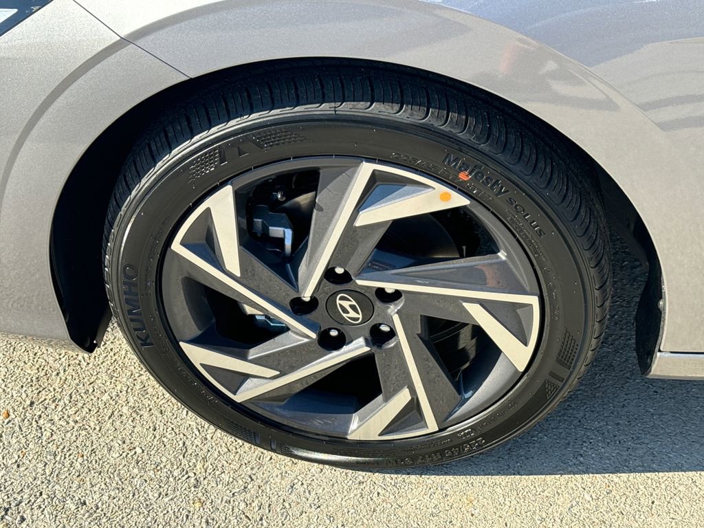 New 2025 Hyundai Elantra Sport image 11