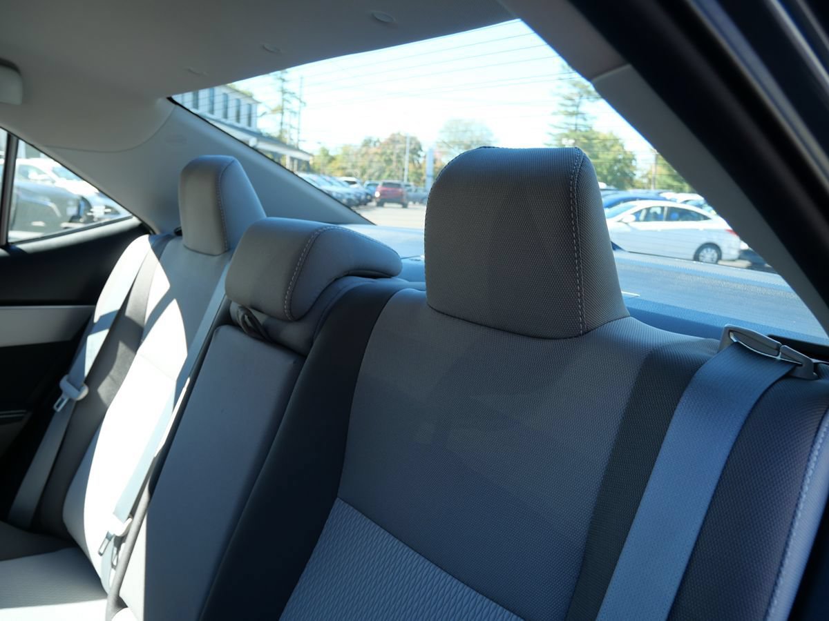Used 2018 Toyota Corolla LE FWD image 23