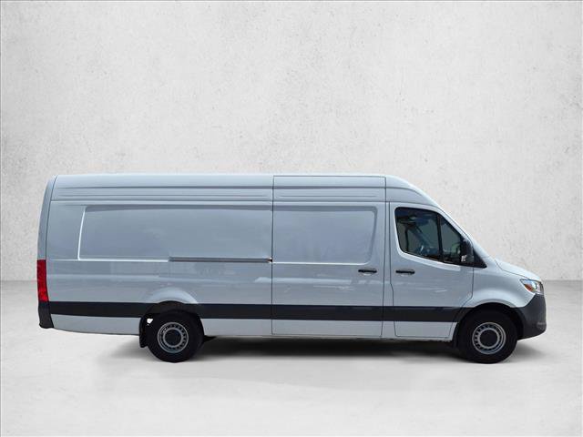 Used 2025 Mercedes-Benz Sprinter 2500 image 4